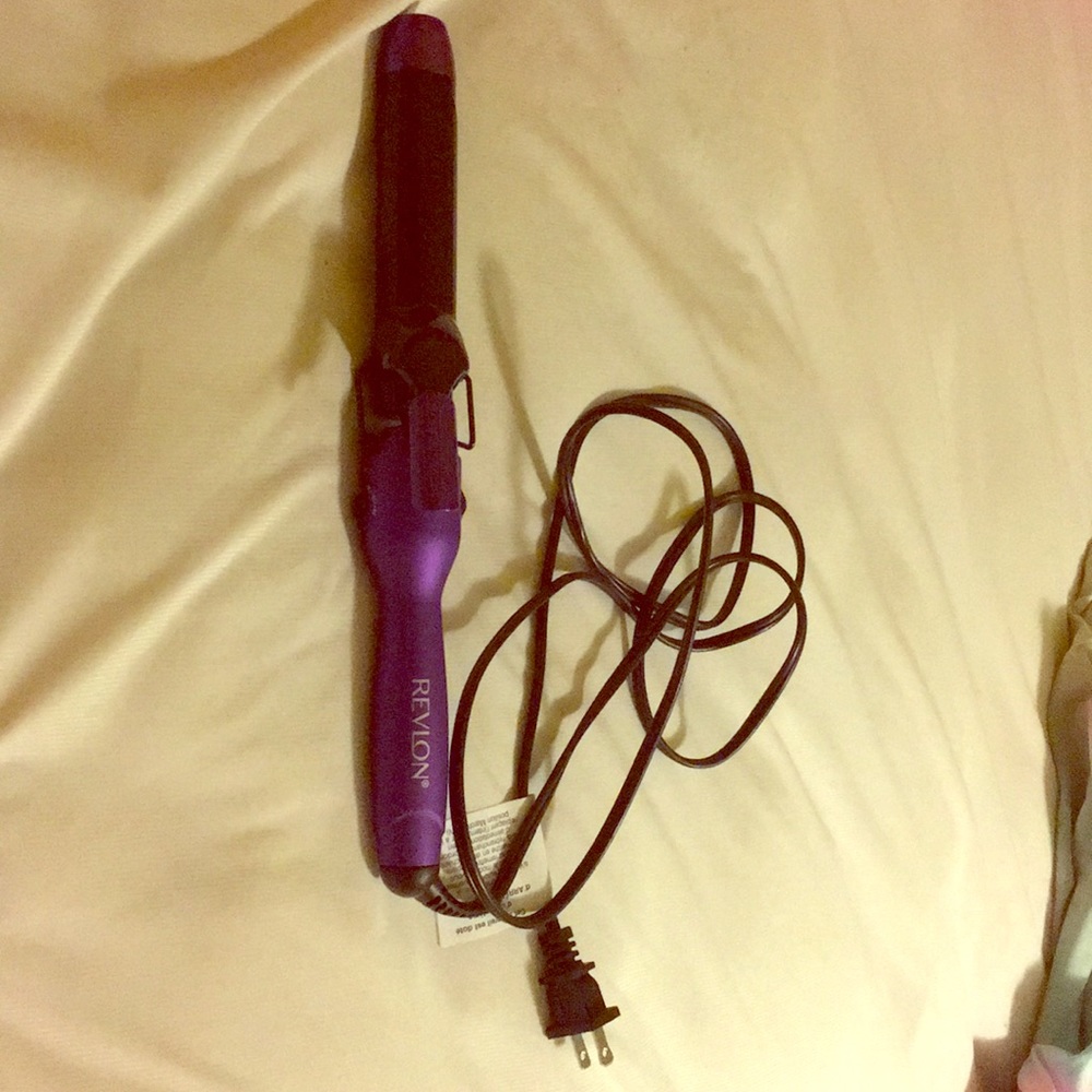 Revlon purple curling iron. Condition - Like New